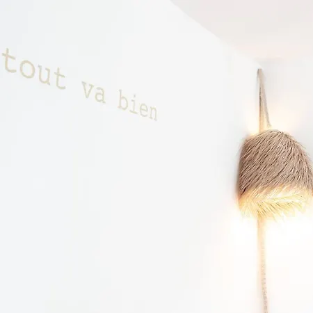 La Batisse En Blanc Гольф-Жуан