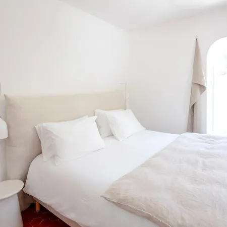 La Batisse En Blanc Hotel