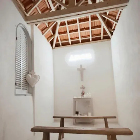 La Batisse En Blanc